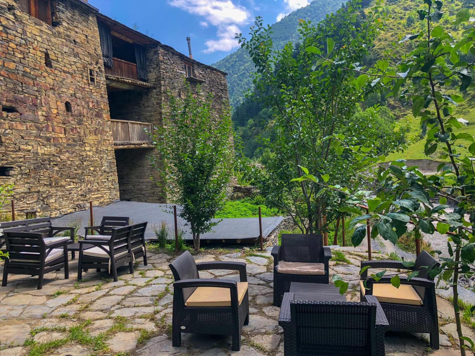 "Front Castle" Hotel Shatili Exterior photo