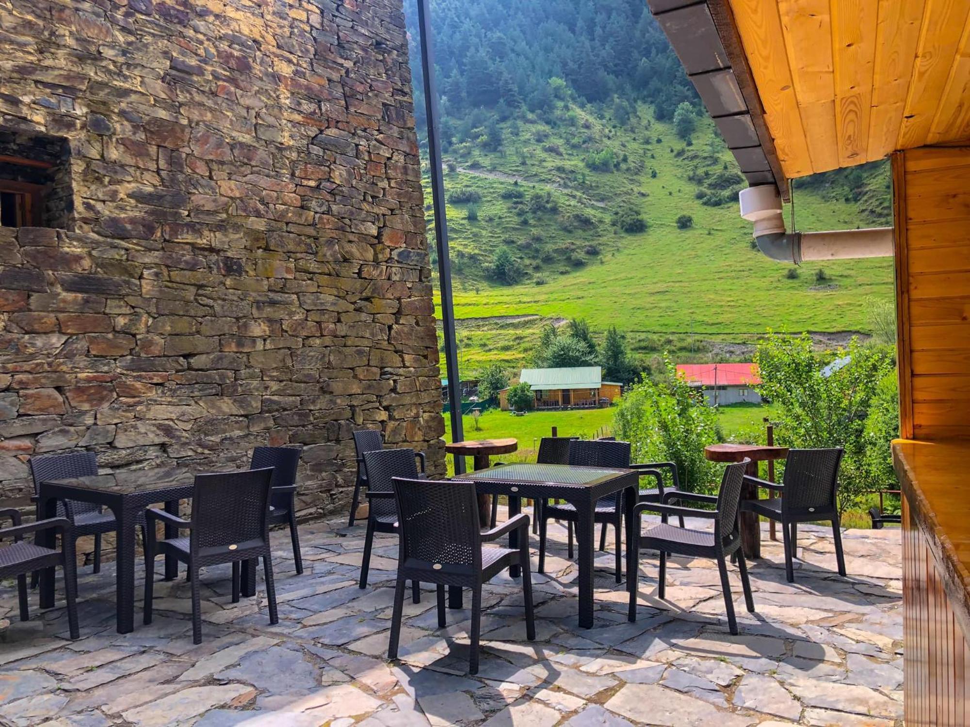 "Front Castle" Hotel Shatili Exterior photo