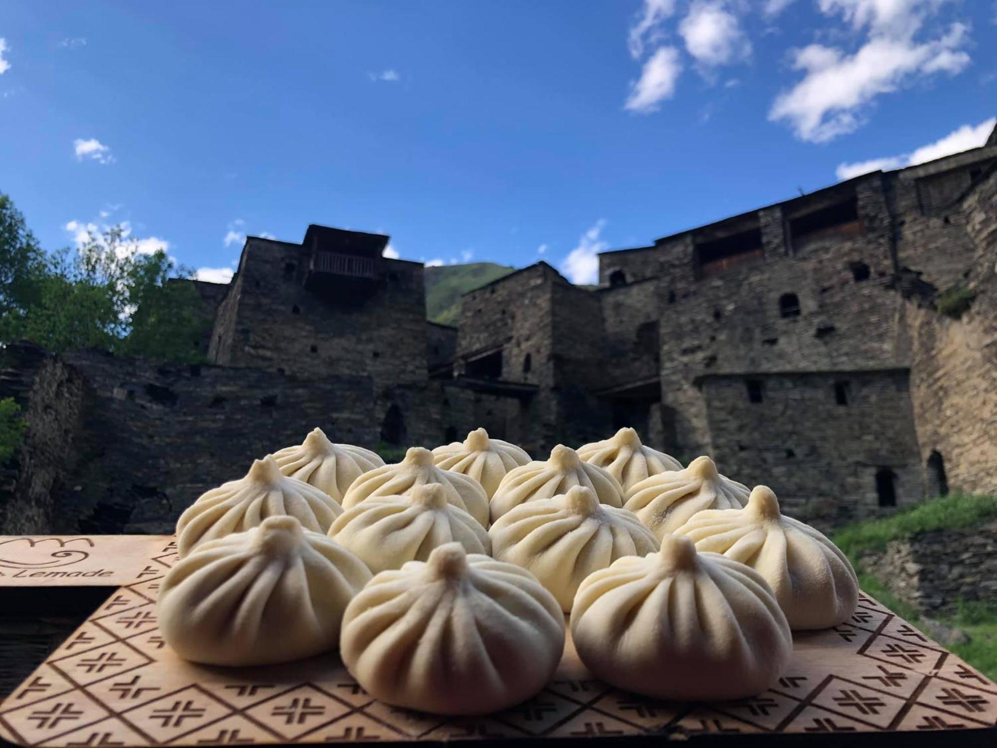 "Front Castle" Hotel Shatili Exterior photo
